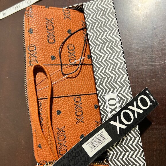 XOXO NWT Wallet & Keychain Set ā Orange You Glad You Foundā Me? - Picture 2 of 15